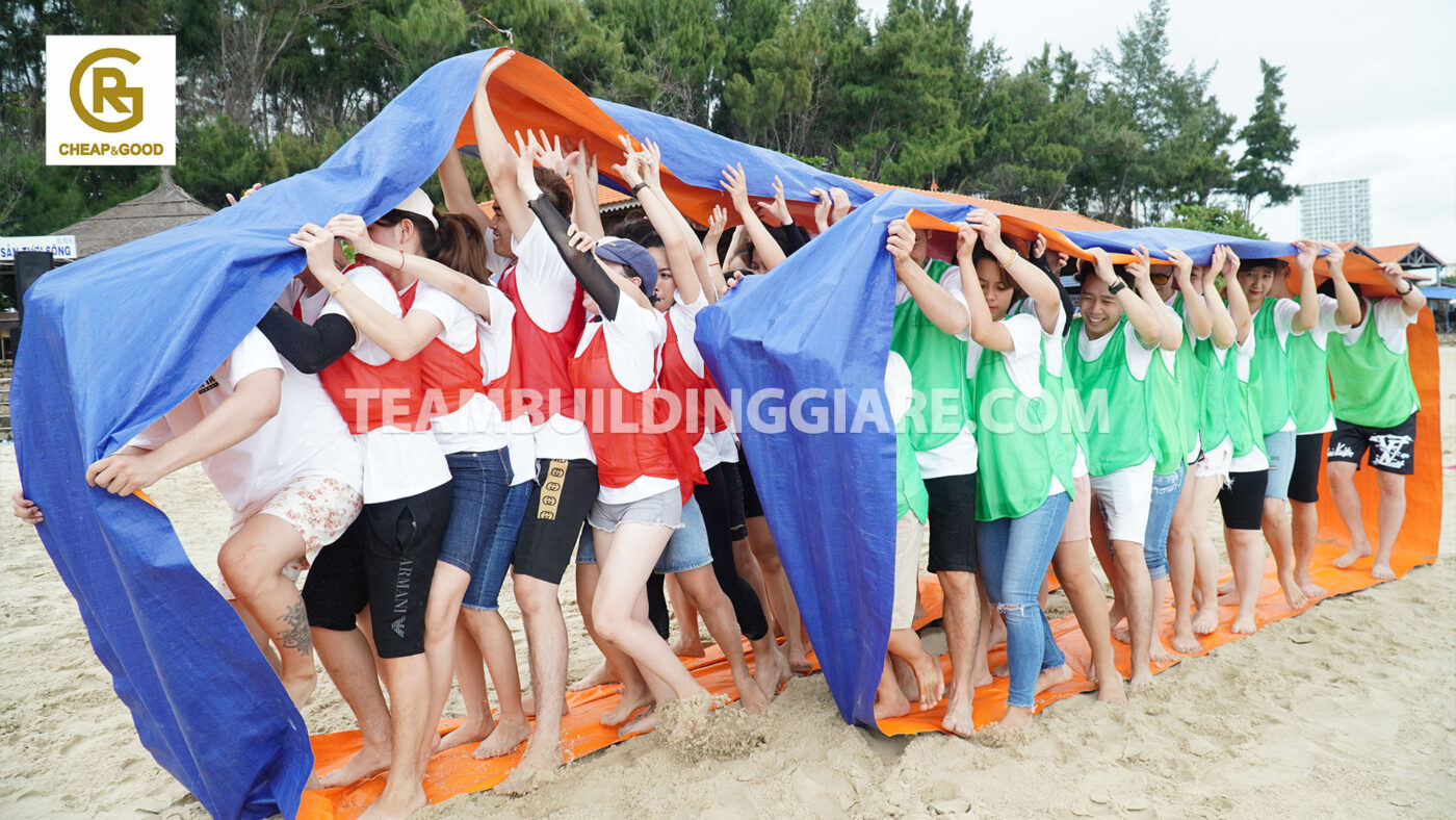 TRÒ CHƠI BÁNH XE TĂNG BẰNG BẠT - Danh sách trò chơi team building, tổ chức team building games giá rẻ